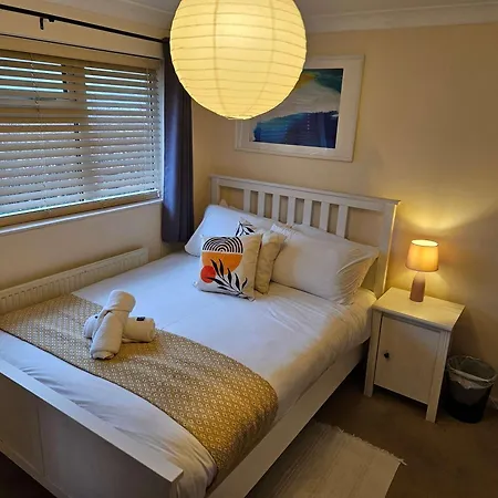 Homely 4-br House With Free Parking And Wifi * Bristol